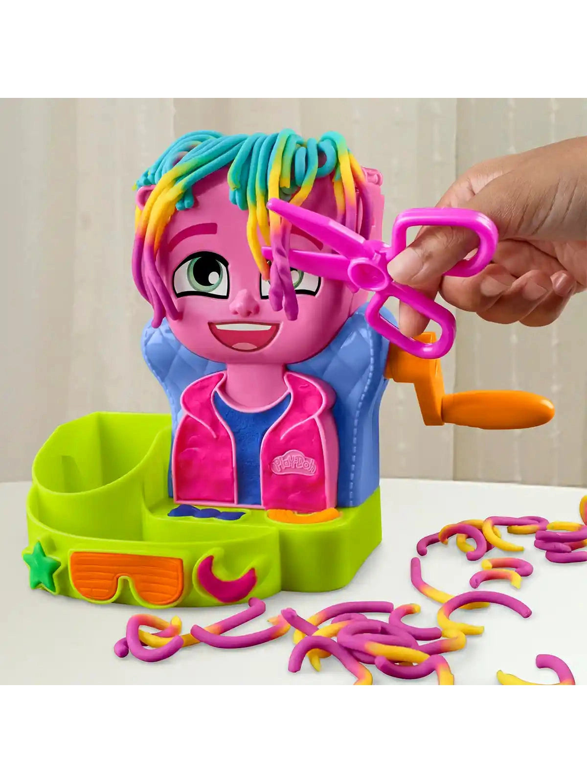Play-Doh Hair Stylin' Salon Playset with 6 Cans, Pretend Play Toys
