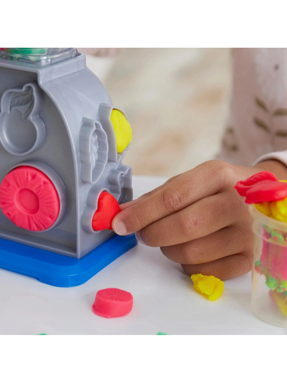 Play-Doh Kitchen Creations Swirlin Smoothie Blender Playset