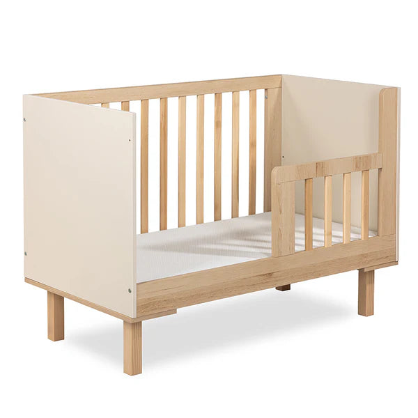 Crib Laura Champagne Collection 120x60 cm with the safety rail