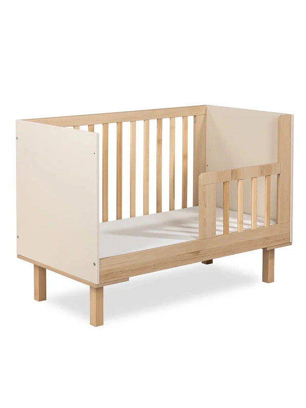 Crib Laura Champagne Collection 120x60 cm with the safety rail