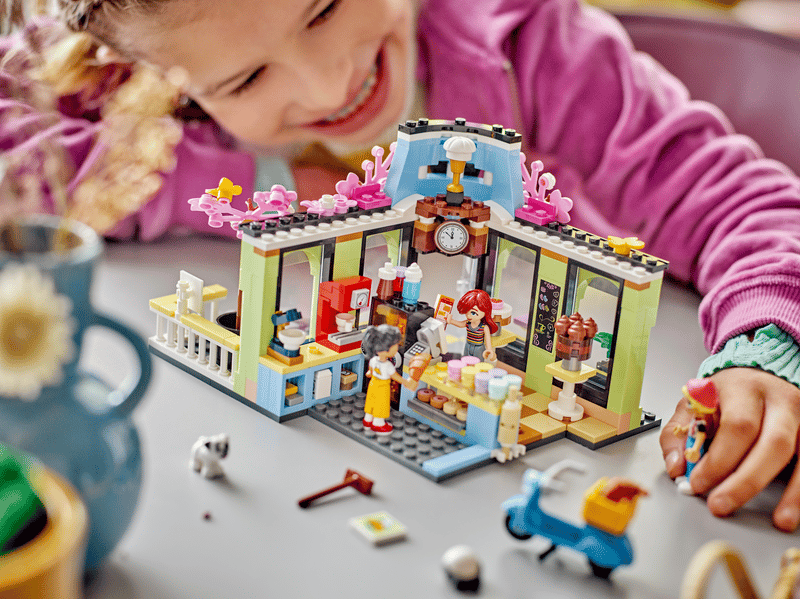 LEGO Friends Heartlake City Cafe 42618 - 426 Parts