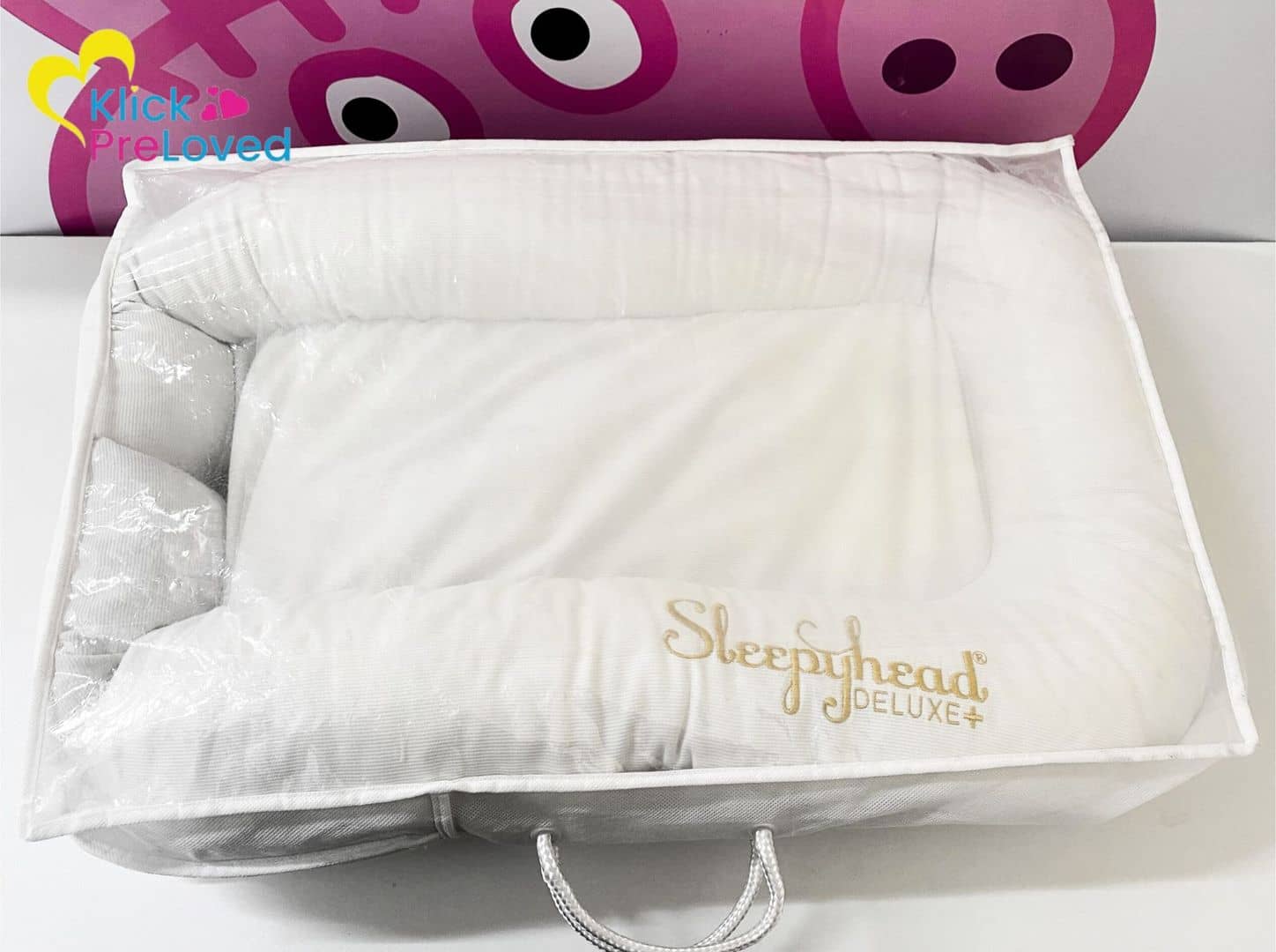 PreLoved Sleepyhead Deluxe with a Storage Bag - White (Gently Used)