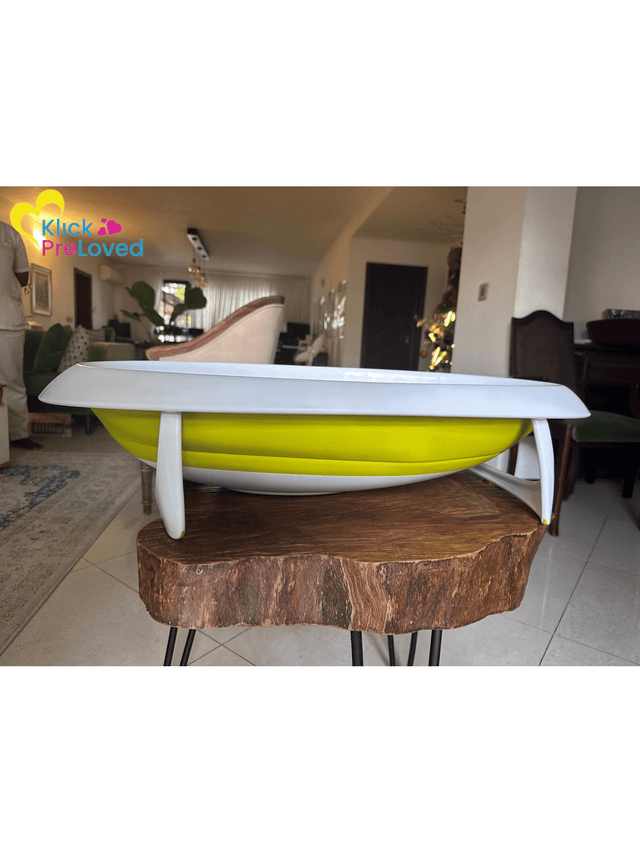 Preloved Boon Naked Collapsible Baby Bathtub (Gently Used)