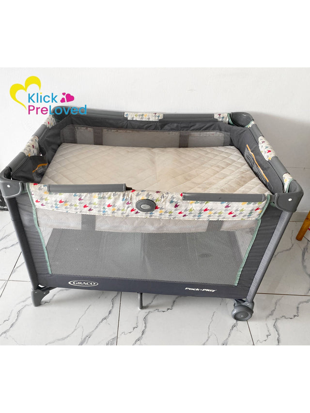 PreLoved Graco Pack 'n Play® Portable Playard with Mattress (Loved)