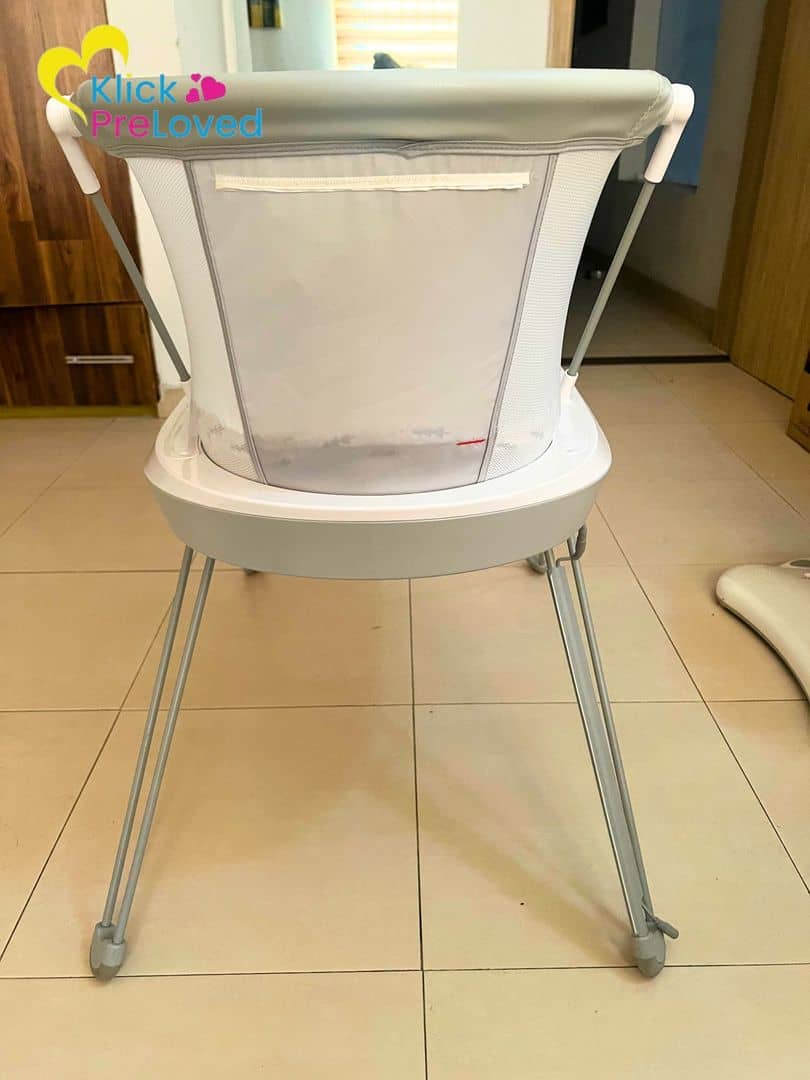 PreLoved Fisher-Price Baby Bedside Sleeper Luminate Bassinet 0+ Months (Gently Used)