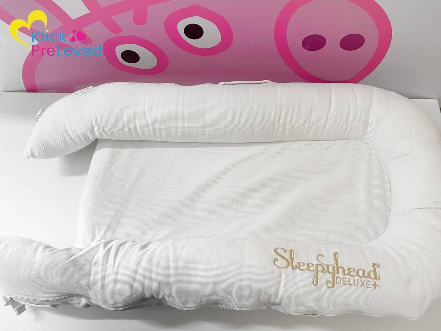 PreLoved Sleepyhead Deluxe with a Storage Bag - White (Gently Used)