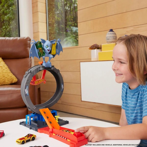 Hot Wheels City Let's Race Bat Loop Attack Playset