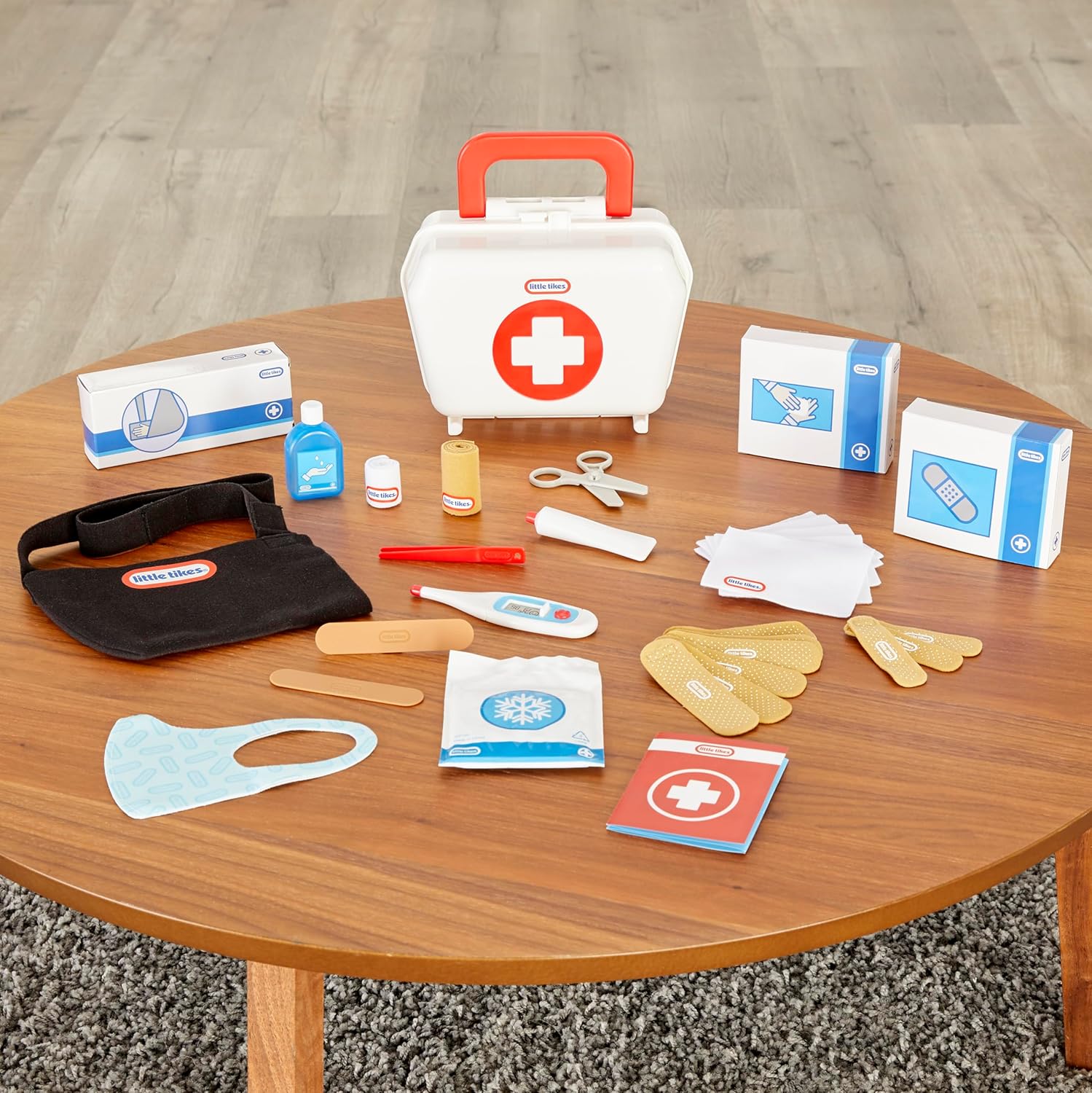 Little Tikes First Aid Kit (includes 25 acessories)