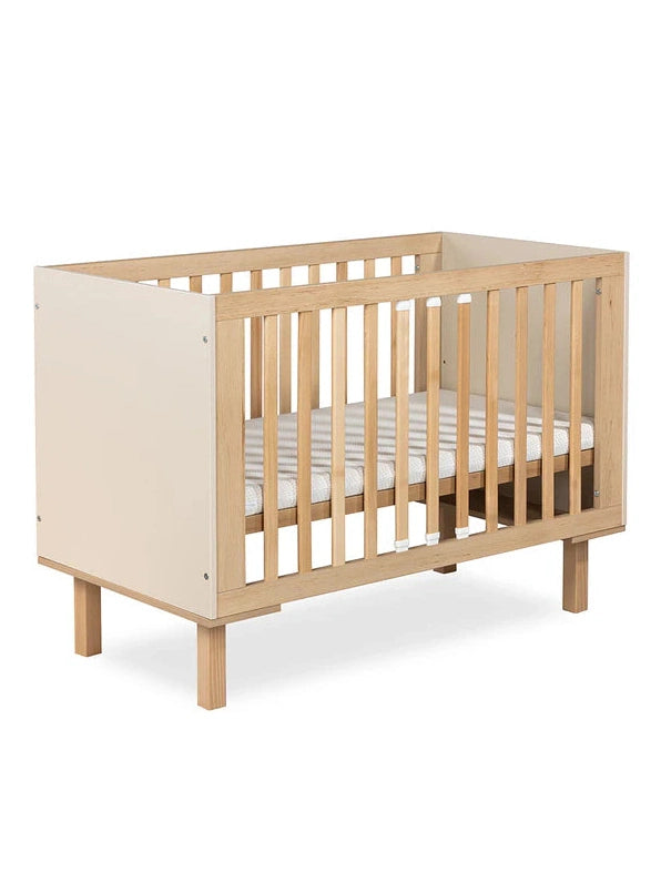 Crib Laura Champagne Collection 120x60 cm with the safety rail