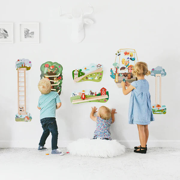Oribel VertiPlay Wall Toy: Busy Woodpecker